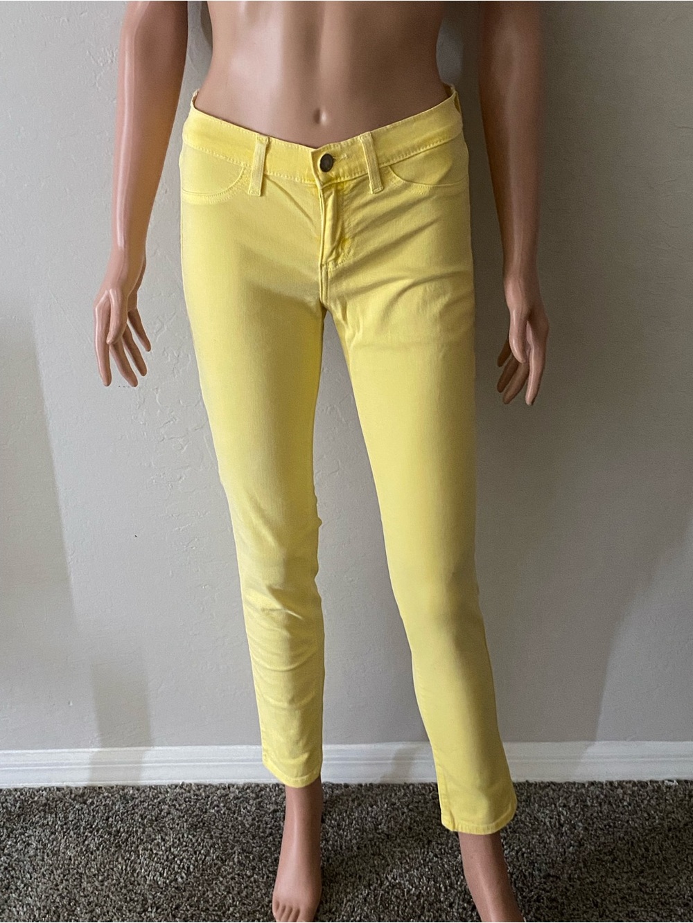 Yellow pants🍋